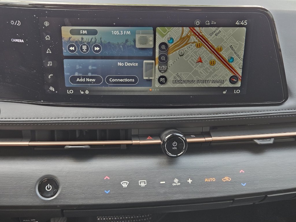 Used 2024 Nissan Ariya AWD image 18
