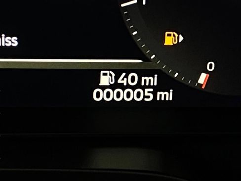 New 2025 Mitsubishi Outlander SE image 17