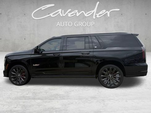 Certified 2025 Cadillac Escalade ESV V AWD/4WD image 13