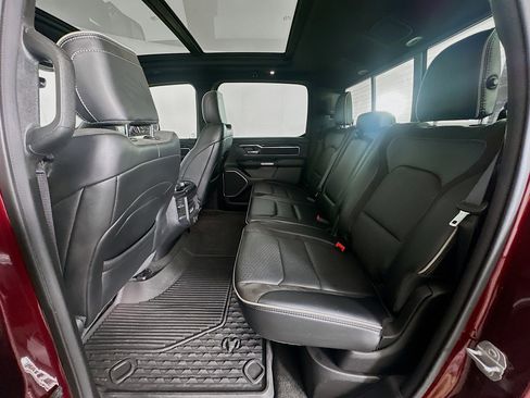 Used 2022 RAM 1500 Laramie AWD/4WD image 28