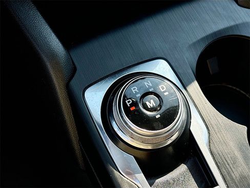 Used 2020 Ford Escape Titanium image 17