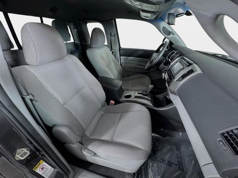 Used 2015 Toyota Tacoma PreRunner w/ SR5 Package image 21