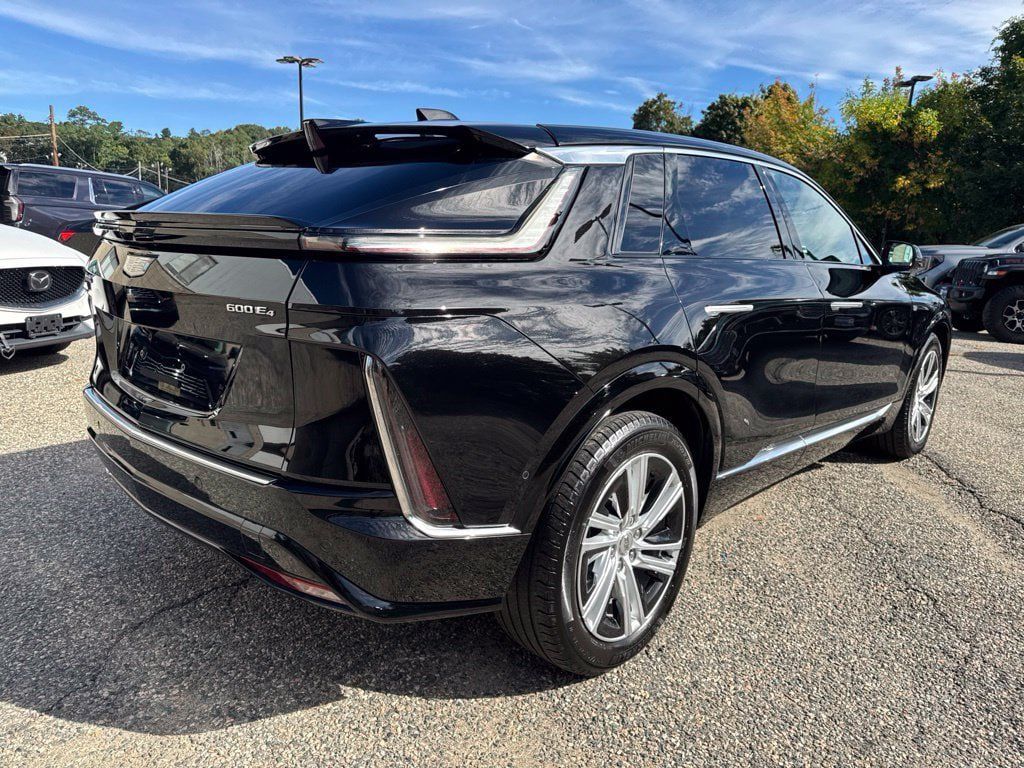 Used 2024 Cadillac Lyriq Tech w/ Driver Assist Package AWD/4WD image 7