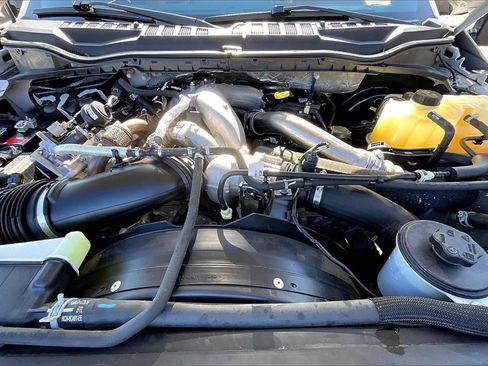 Used 2022 Ford F250 Platinum w/ FX4 Off-Road Package image 9