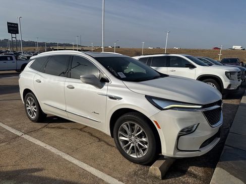 Used 2023 Buick Enclave Avenir w/ Avenir Technology Package image 3