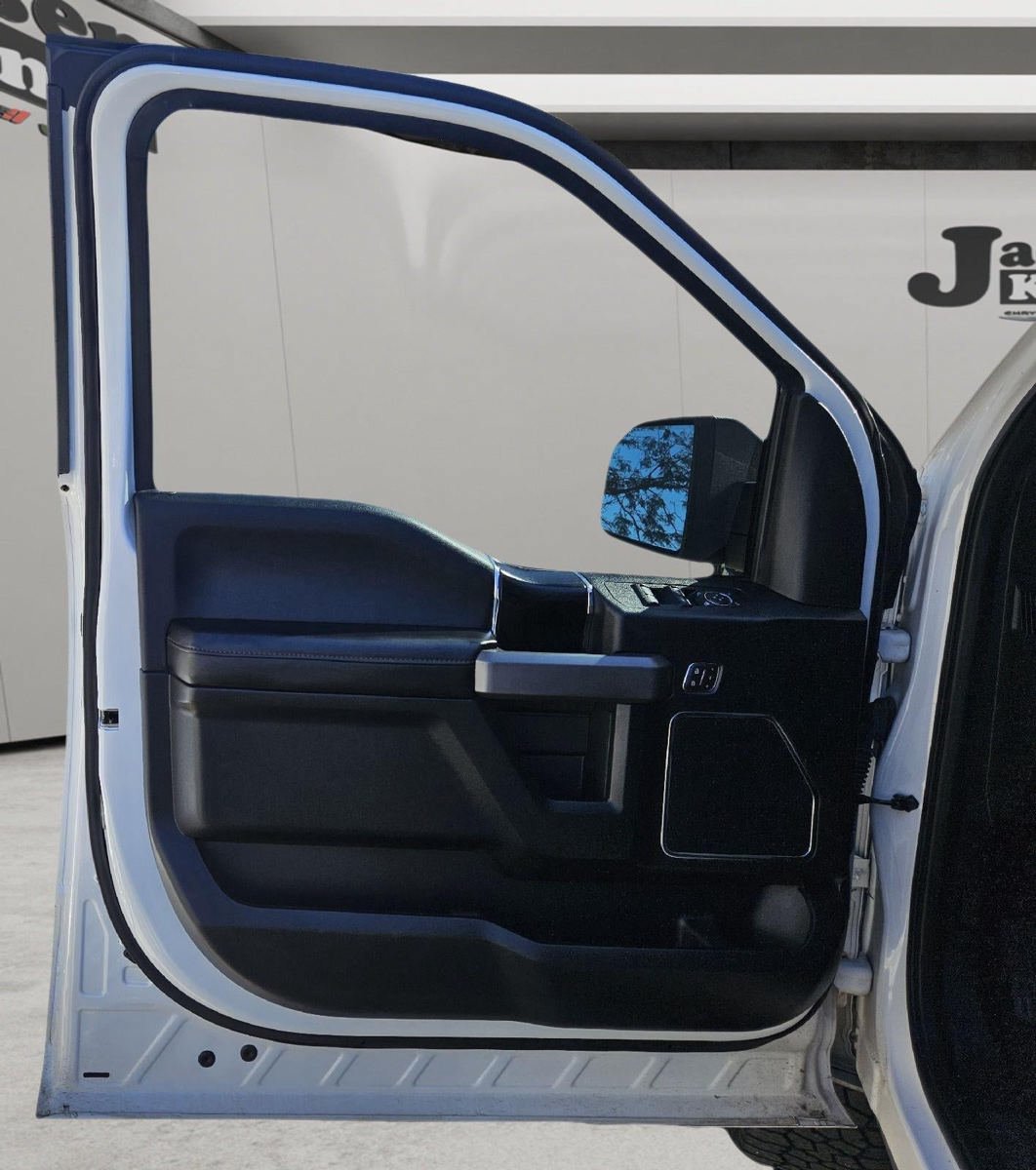 Used 2019 Ford F150 Platinum w/ Equipment Group 701A Luxury AWD/4WD image 10