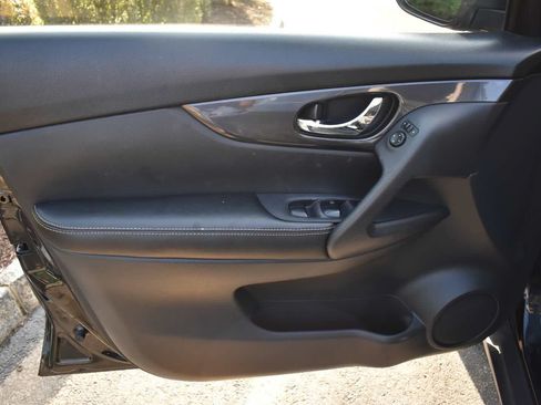 Used 2018 Nissan Rogue S AWD/4WD image 68