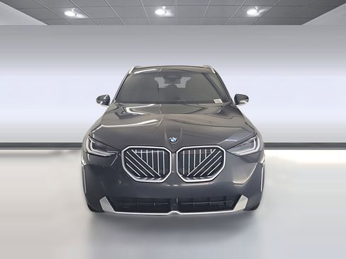 Used 2025 BMW X3 xDrive30i w/ Convenience Package AWD/4WD image 2