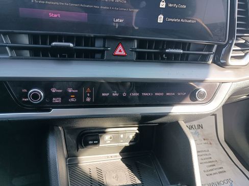 Certified 2024 Kia Sportage EX image 22