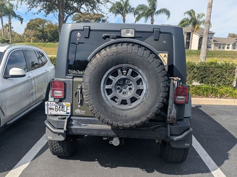 Used 2015 Jeep Wrangler Unlimited Rubicon w/ Dual Top Group image 10