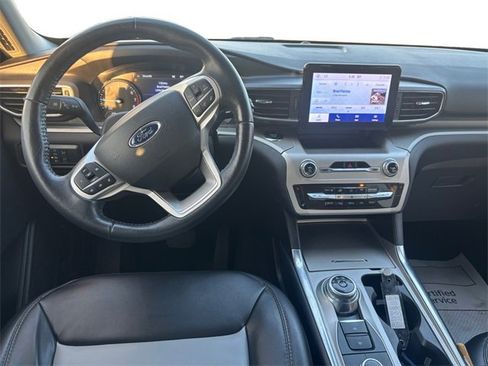 Used 2022 Ford Explorer XLT w/ Equipment Group 202A image 10