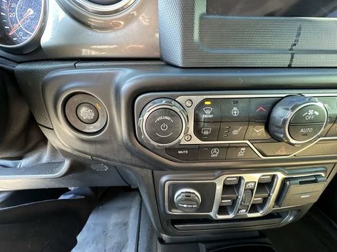 Used 2021 Jeep Wrangler Unlimited Sahara w/ LED Lighting Group AWD/4WD image 14