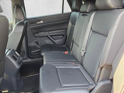 Used 2020 Volkswagen Atlas Cross Sport SE w/ Panoramic Sunroof Package FWD image 19