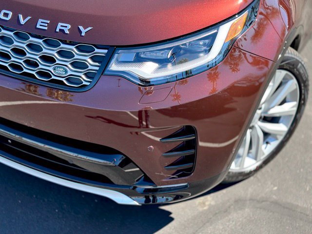 New 2026 Land Rover Discovery Limited Edition AWD/4WD image 4
