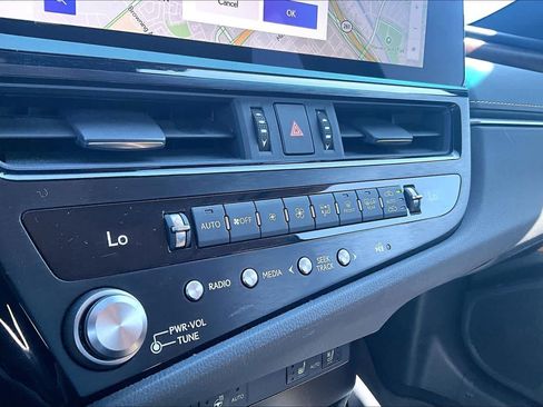 Used 2024 Lexus ES 300h w/ Premium Package image 34