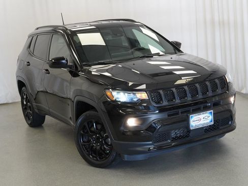 Used 2023 Jeep Compass Latitude w/ Convenience Group AWD/4WD image 35