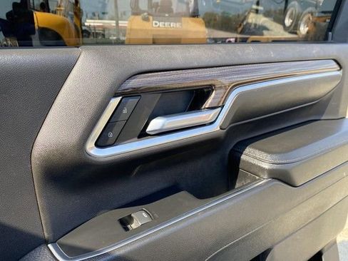 Used 2024 Chevrolet Silverado 3500 LT w/ Convenience Package image 32