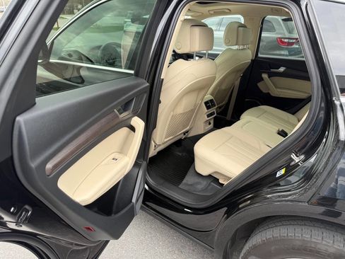 Used 2023 Audi Q5 e Premium Plus w/ Premium Plus Package AWD/4WD image 15