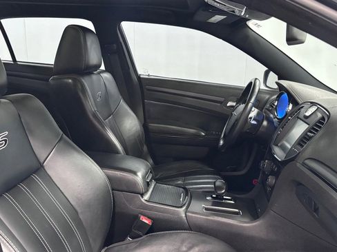 Used 2014 Chrysler 300 S image 19