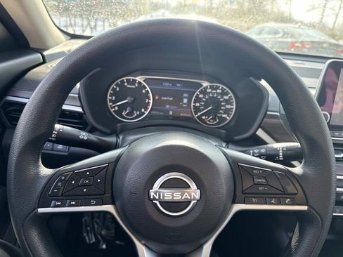 Used 2025 Nissan Altima 2.5 SV image 29