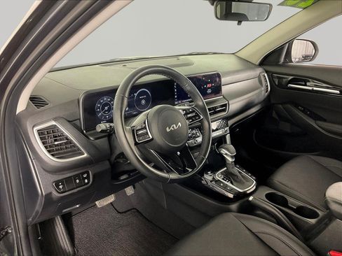 Used 2025 Kia Seltos EX AWD/4WD image 17