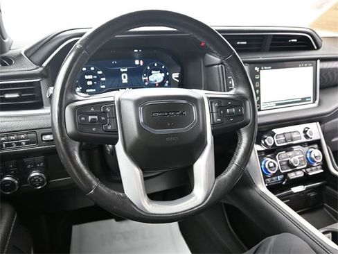 Used 2023 GMC Yukon Denali image 15