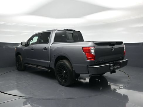 Used 2019 Nissan Titan SV w/ SV Convenience Package RWD image 7