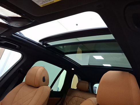 Used 2026 BMW X5 xDrive40i w/ Premium Package image 11