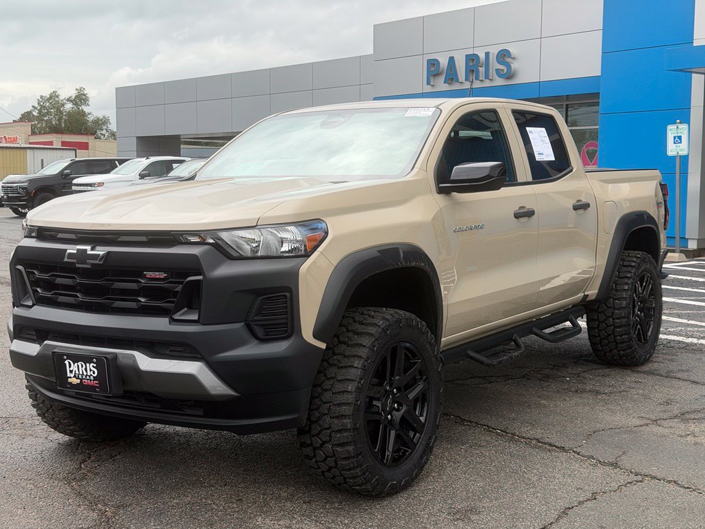 Used 2023 Chevrolet Colorado Trail Boss w/ Advanced Trailering Package AWD/4WD image 3