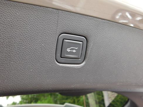 Used 2021 Chevrolet Blazer RS w/ Enhanced Convenience Package AWD/4WD image 9