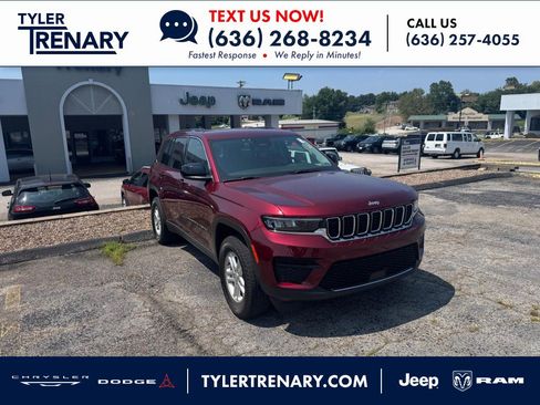 Used 2023 Jeep Grand Cherokee Laredo AWD/4WD image 1