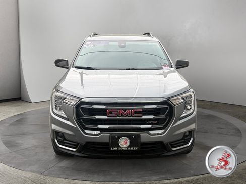 Used 2023 GMC Terrain AT4 AWD/4WD image 2