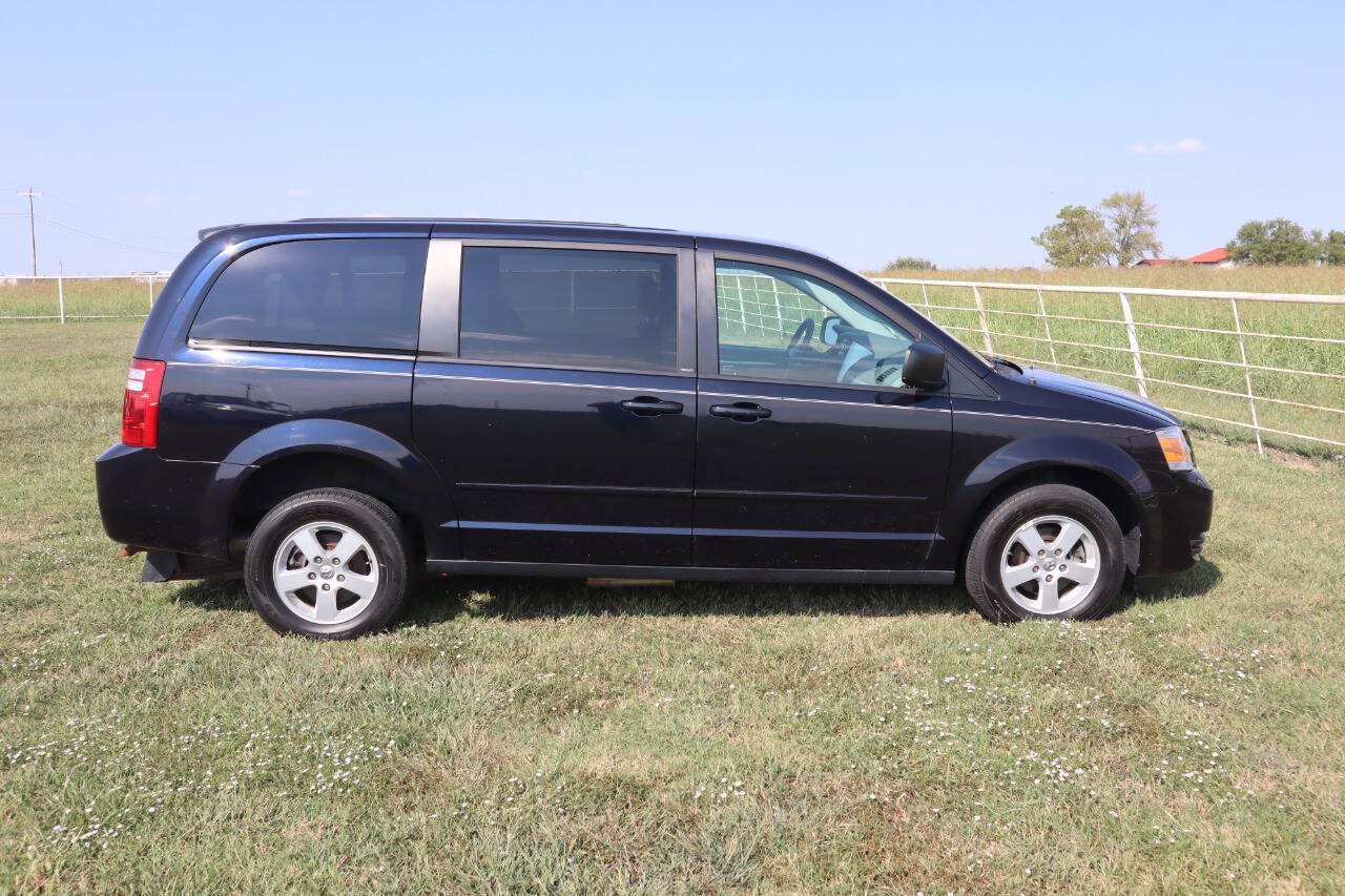 Used 2010 Dodge Grand Caravan SE FWD image 14