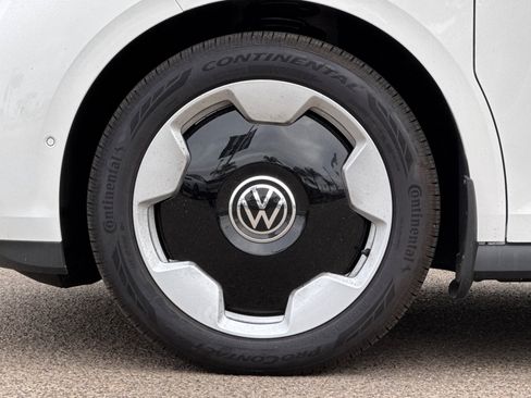 New 2025 Volkswagen ID. Buzz Pro S image 27