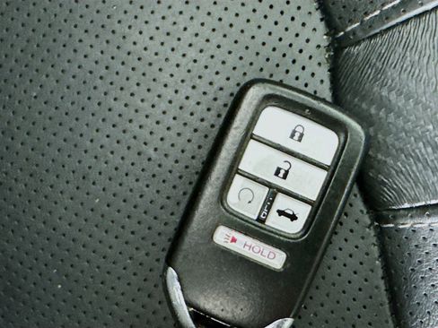 Used 2018 Honda Civic EX-L image 38