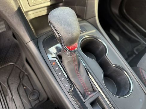 Certified 2022 Chevrolet Equinox RS w/ Infotainment Package image 21