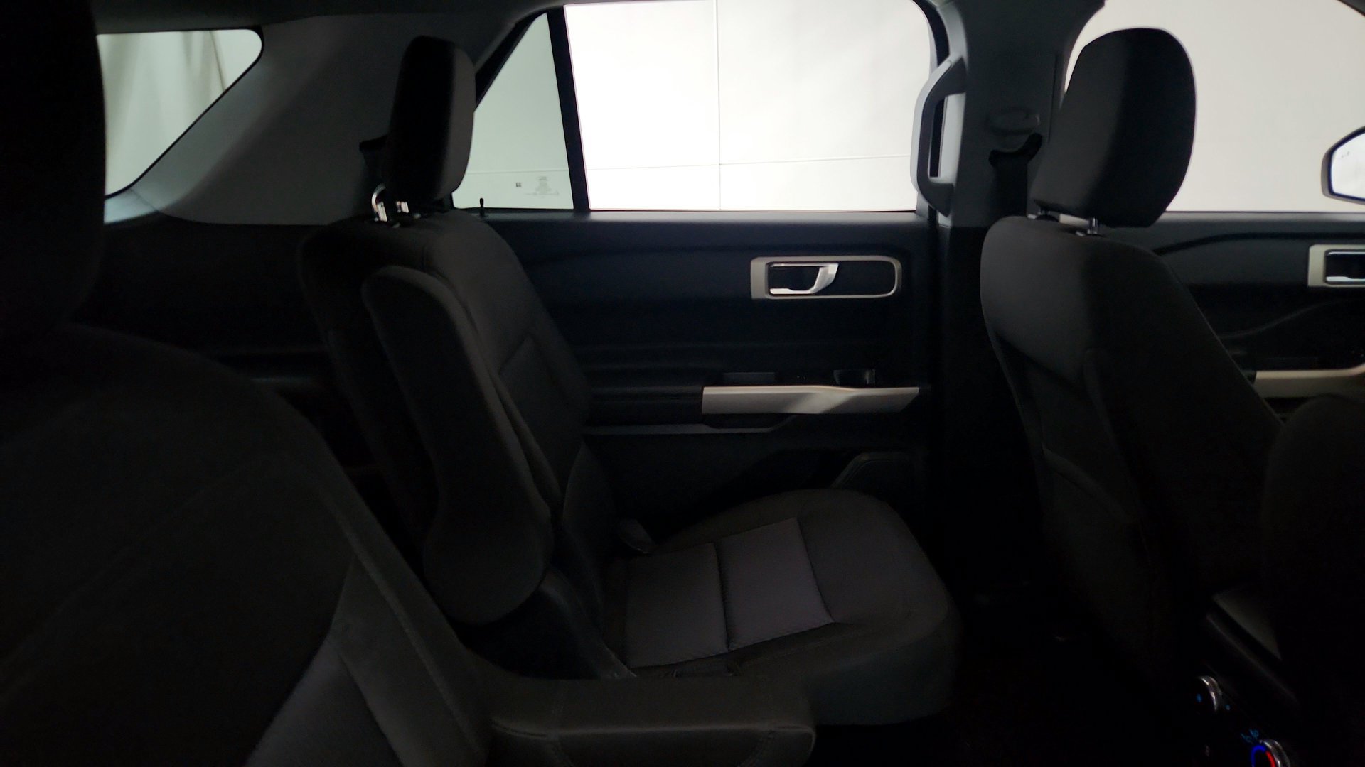 Used 2022 Ford Explorer XLT AWD/4WD image 27