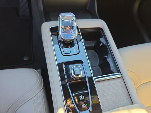 New 2026 Volvo XC90 B6 Plus w/ Protection Package Premier image 17