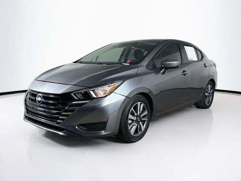 Used 2023 Nissan Versa SV FWD image 4