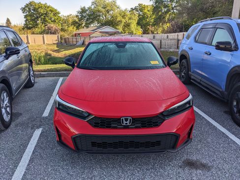 Used 2025 Honda Civic Sport image 2