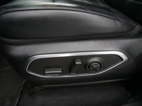 Used 2022 Jeep Wagoneer Series III w/ Rear Seat Video Group 1 image 25