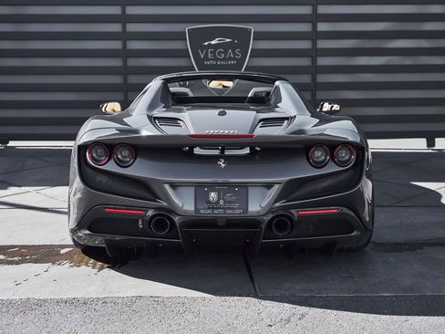 Used 2022 Ferrari F8 Tributo image 29