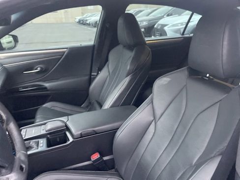 Used 2022 Lexus ES 300h F Sport image 5
