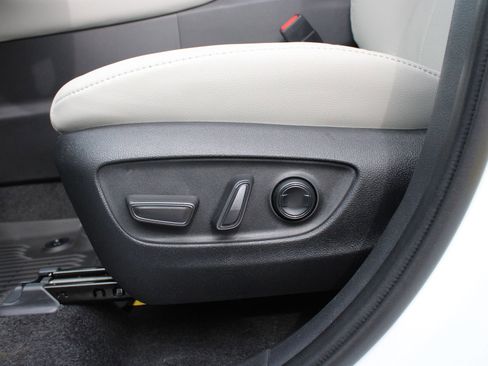 New 2026 Toyota Grand Highlander Platinum image 25