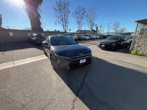 Used 2025 Kia K4 LXS image 16