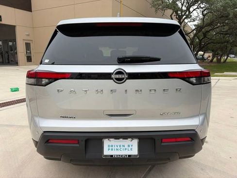 Used 2024 Nissan Pathfinder SV AWD/4WD image 3