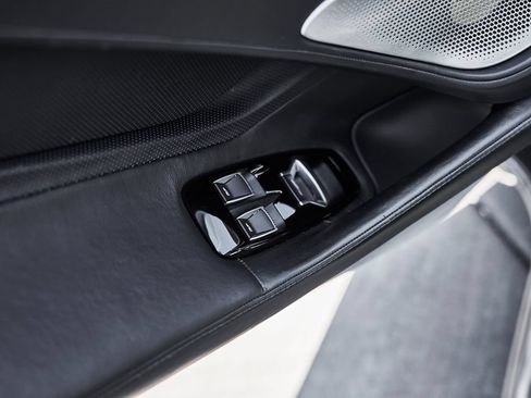 Used 2023 McLaren GT RWD image 35