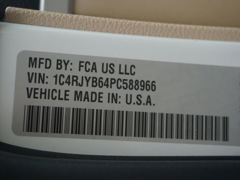 Used 2023 Jeep Grand Cherokee 4WD 4xe image 37