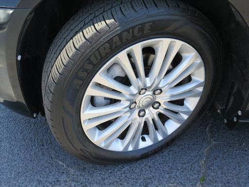 Used 2013 Chrysler 300 C image 18