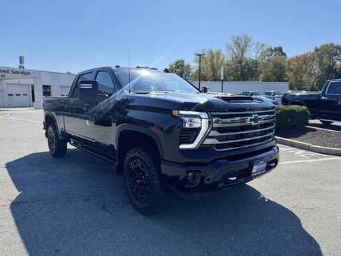 Used 2024 Chevrolet Silverado 3500 High Country w/ High Country Premium Package image 8
